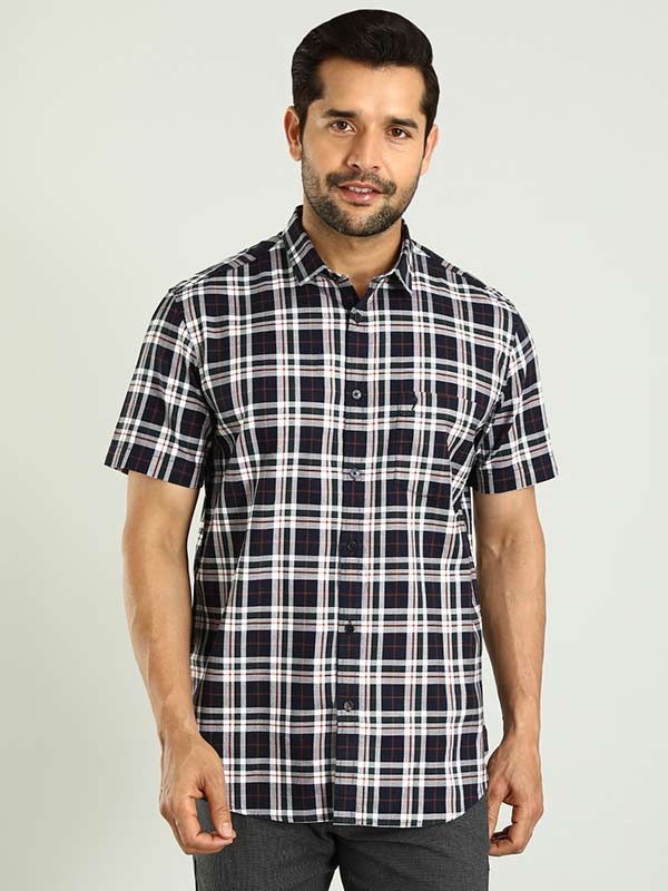 Indian Terrain Men's Regular Fit Half Sleeve Checkered Navy Shirt